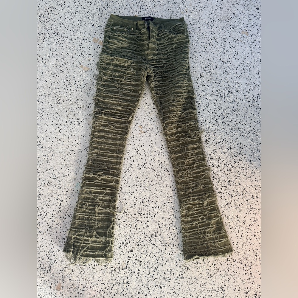 Men Olive Textured Bootcut Jeans - Picture 2 of 3